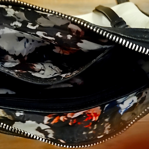 Nine west purse - Picture 4 of 5